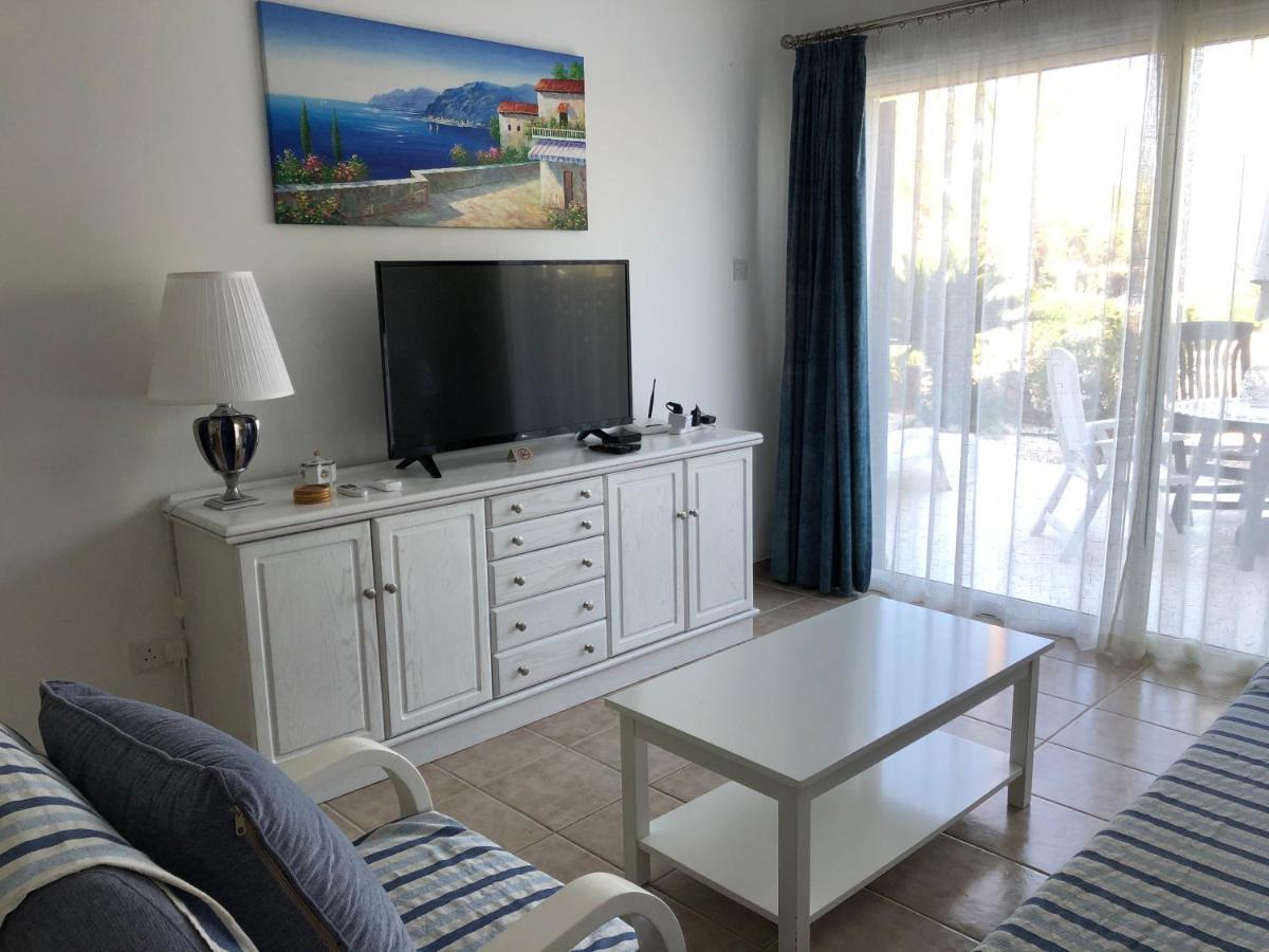 Kings Palace - Fabulous Pool-Side 2 Bed Apartment Paphos Eksteriør bilde