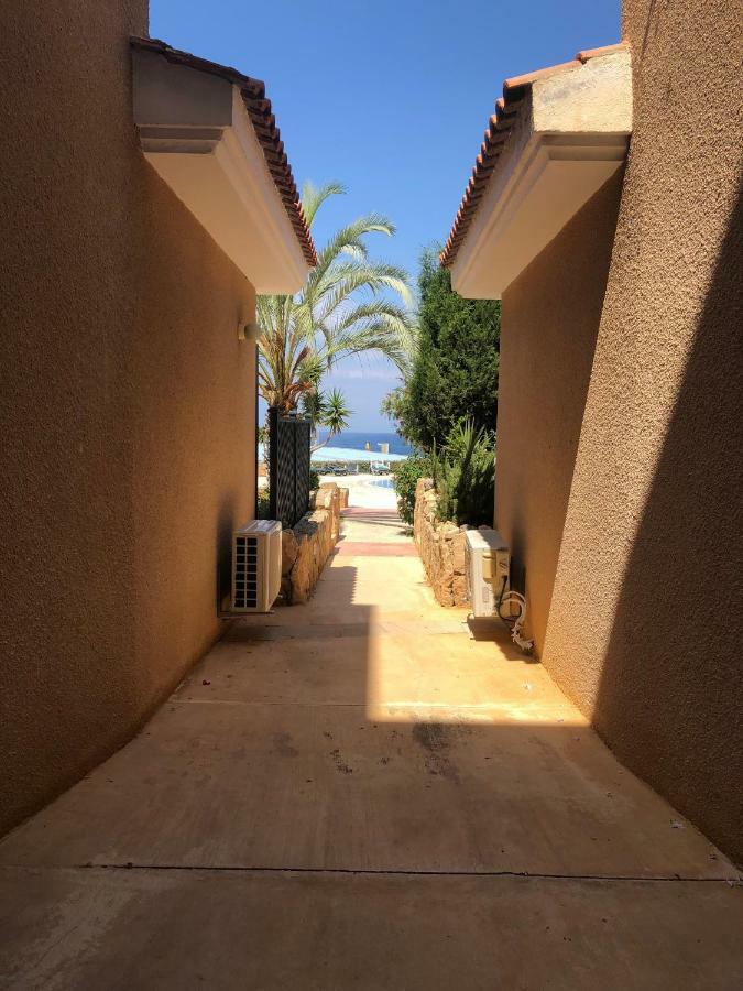 Kings Palace - Fabulous Pool-Side 2 Bed Apartment Paphos Eksteriør bilde